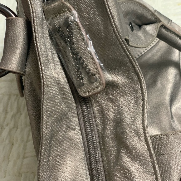 New without tags, Nicole Lee, silver, metallic shoulder bag - Picture 6 of 16